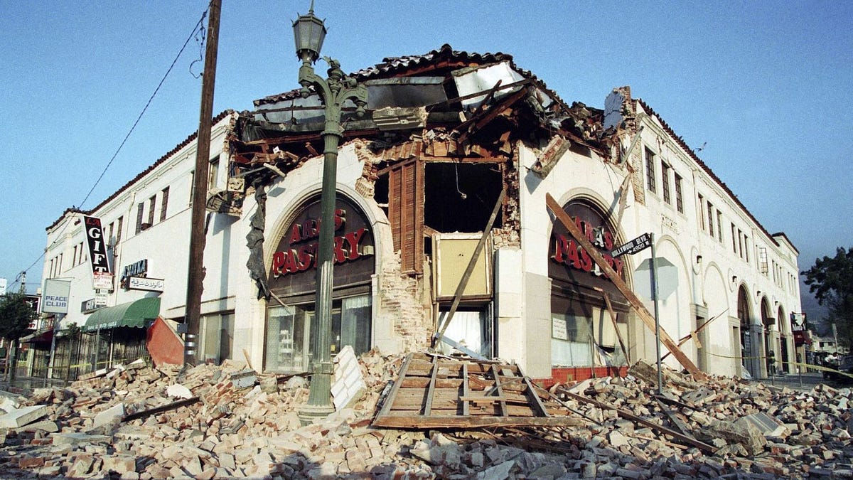 How Tectonic Plates Can Cause Earthquakes Volcanoes And Tsunamis By 
