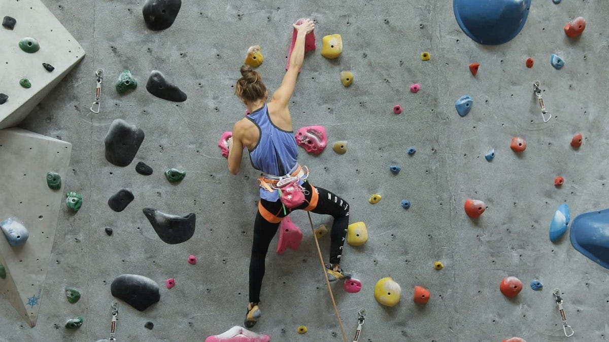 Indoor Bouldering Basics with Bouldering Techniques for Beginners by
