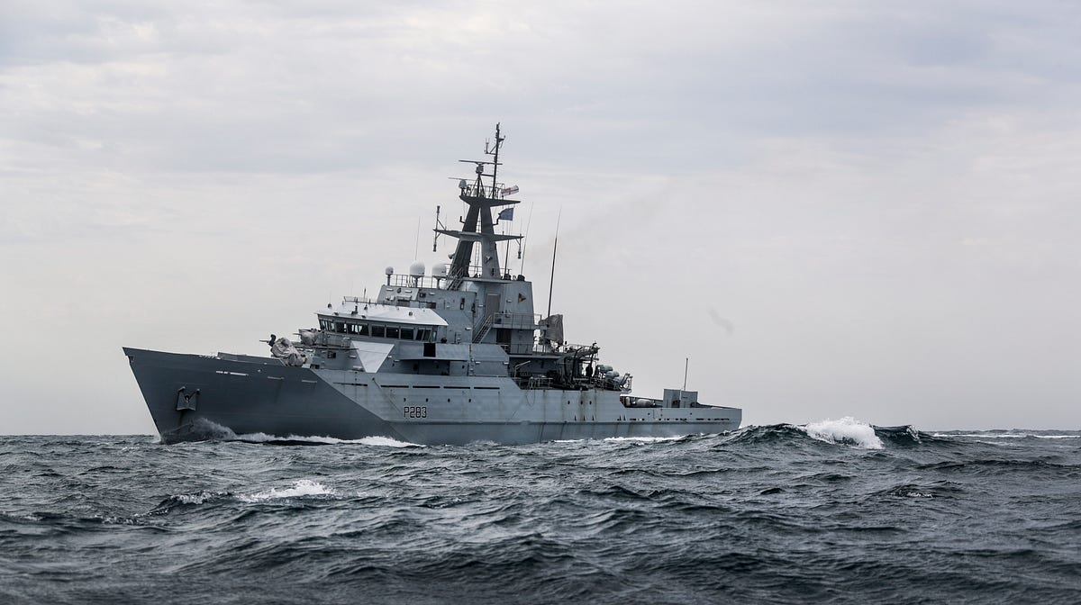 Joining an alliance at sea