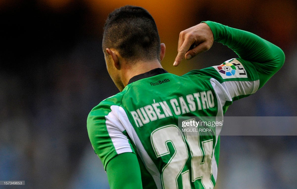 Historia en silencio. Rubén Castro llegó al Real Betis sin hacer ruido, 148  goles después se marchó siendo una leyenda. By Joaquín Piñero | Tres de  añadido