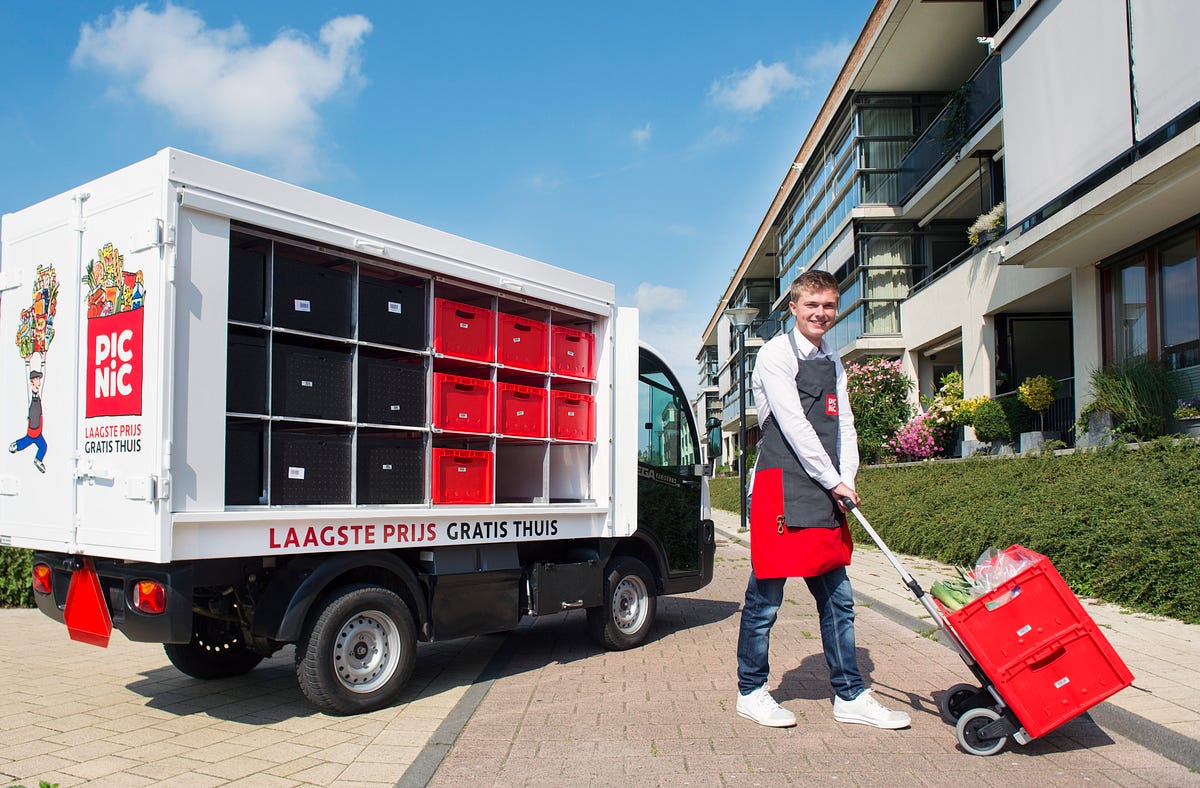 The trade-off between efficiency and being on time: optimizing drop times using machine learning