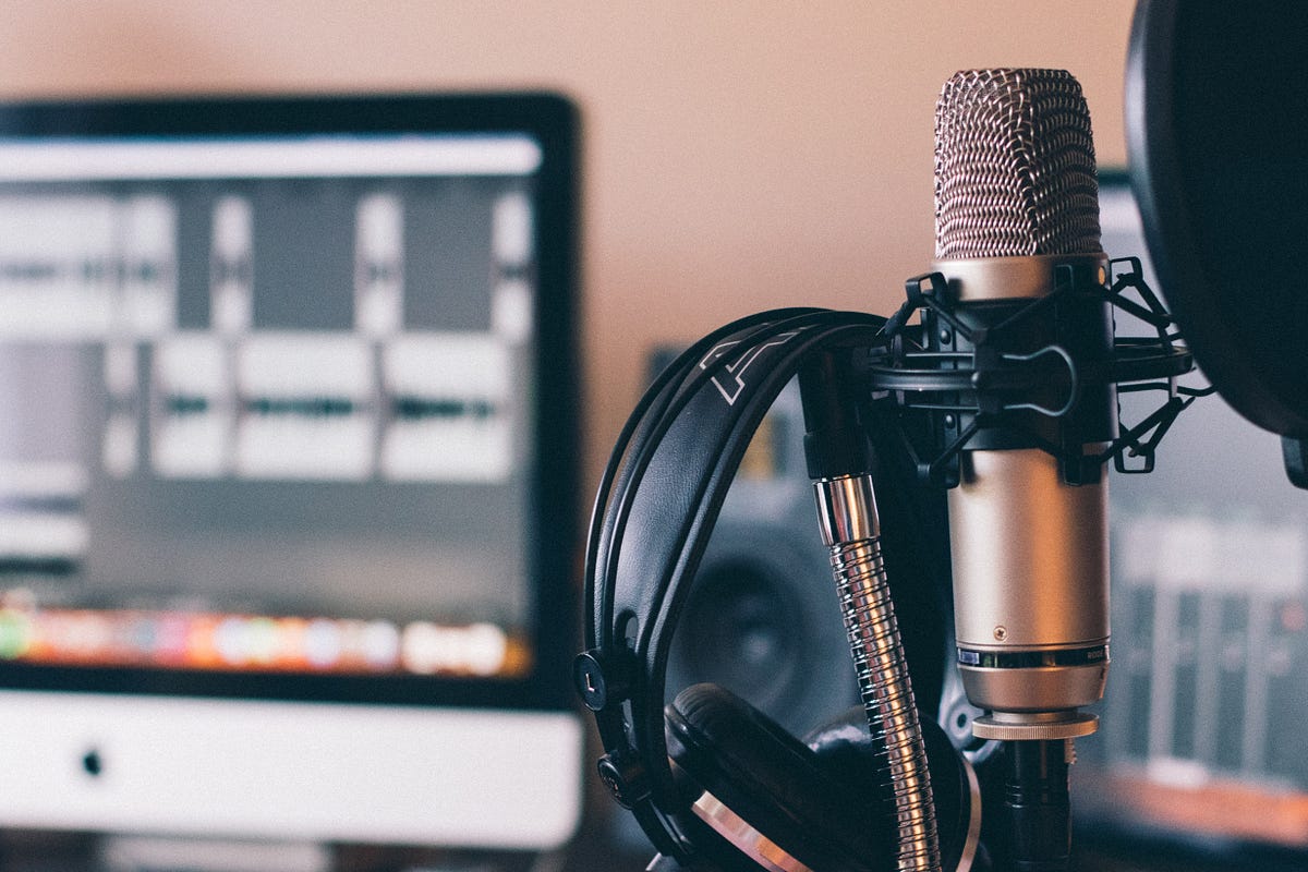 5 Lessons From My First Year Of Podcasting Los Imprescindibles De La Business School - escuela de script en roblox studio 1