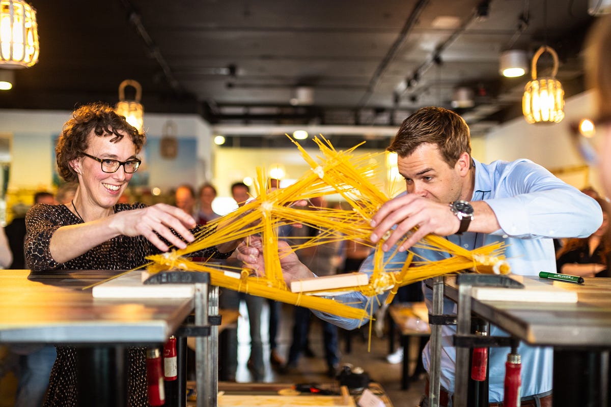 Building bridges essays on business technology and innovation 04 picture