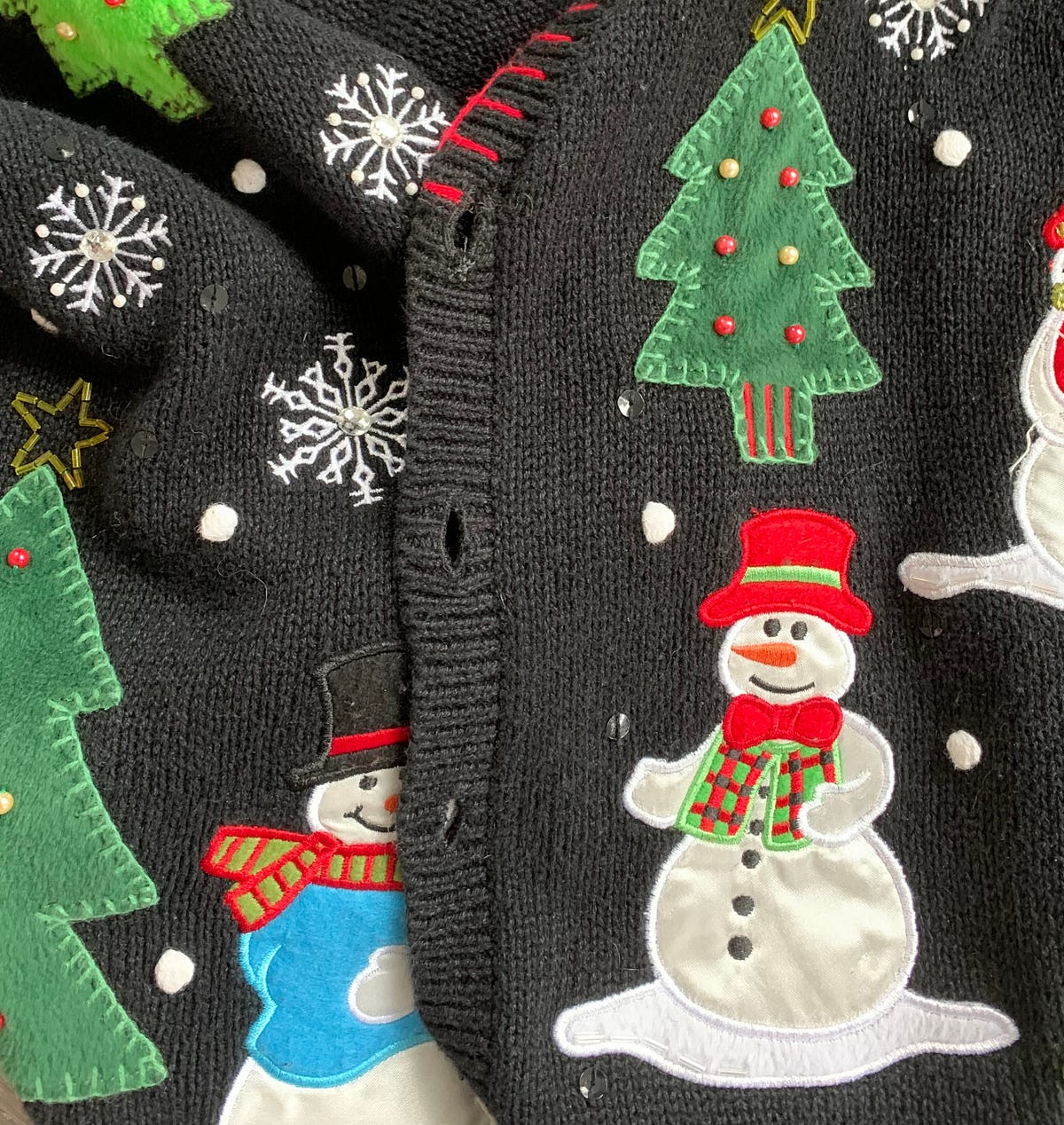 How to Remove Cat Hair From the Christmas Sweater Vest You Bought