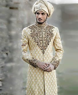 Which is the Best Indian Traditional Men's Clothing?