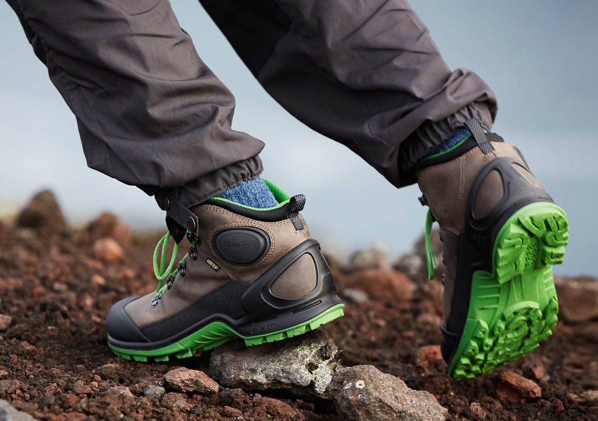 choosing hiking boots