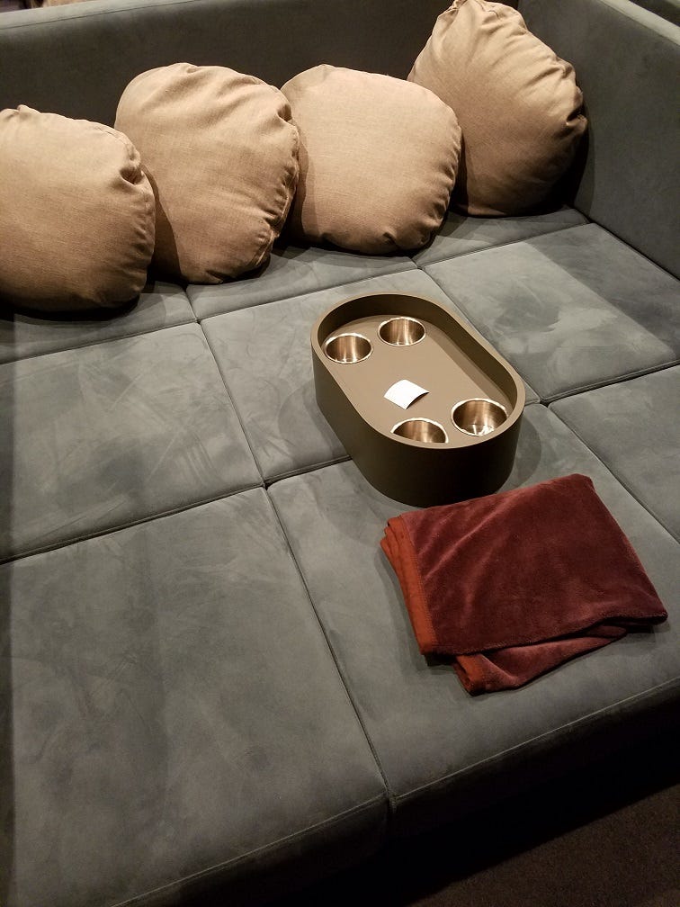 新所沢レッツシネパークのbox席インプレッション この世界の片隅に を見てきました ネタバレ無し By すもも Medium 新所沢レッツシネパークのbox席インプレッション この世界の片隅に を見てきました ネタバレ無し By すもも Medium