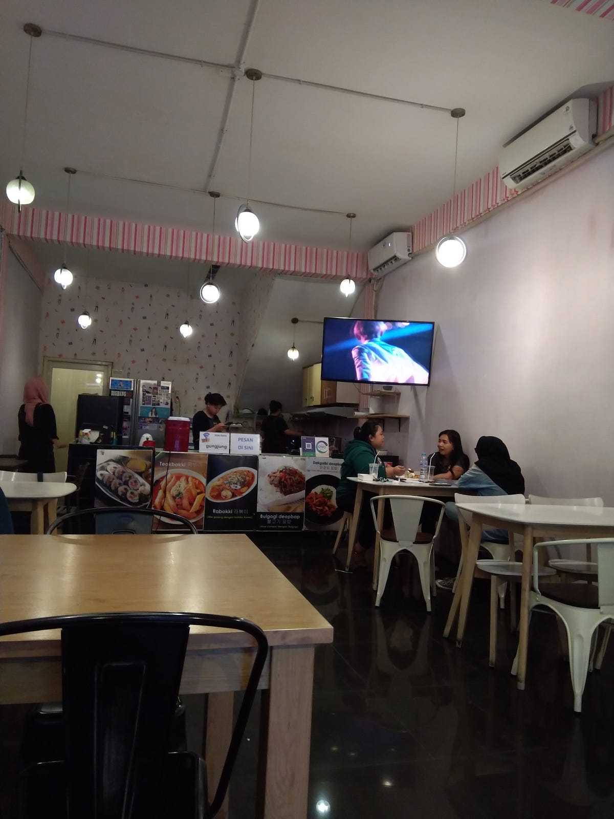 Bucin K Pop Dateng Ke Cafe Jalan Korea Aja By Ira Kurniasari Medium