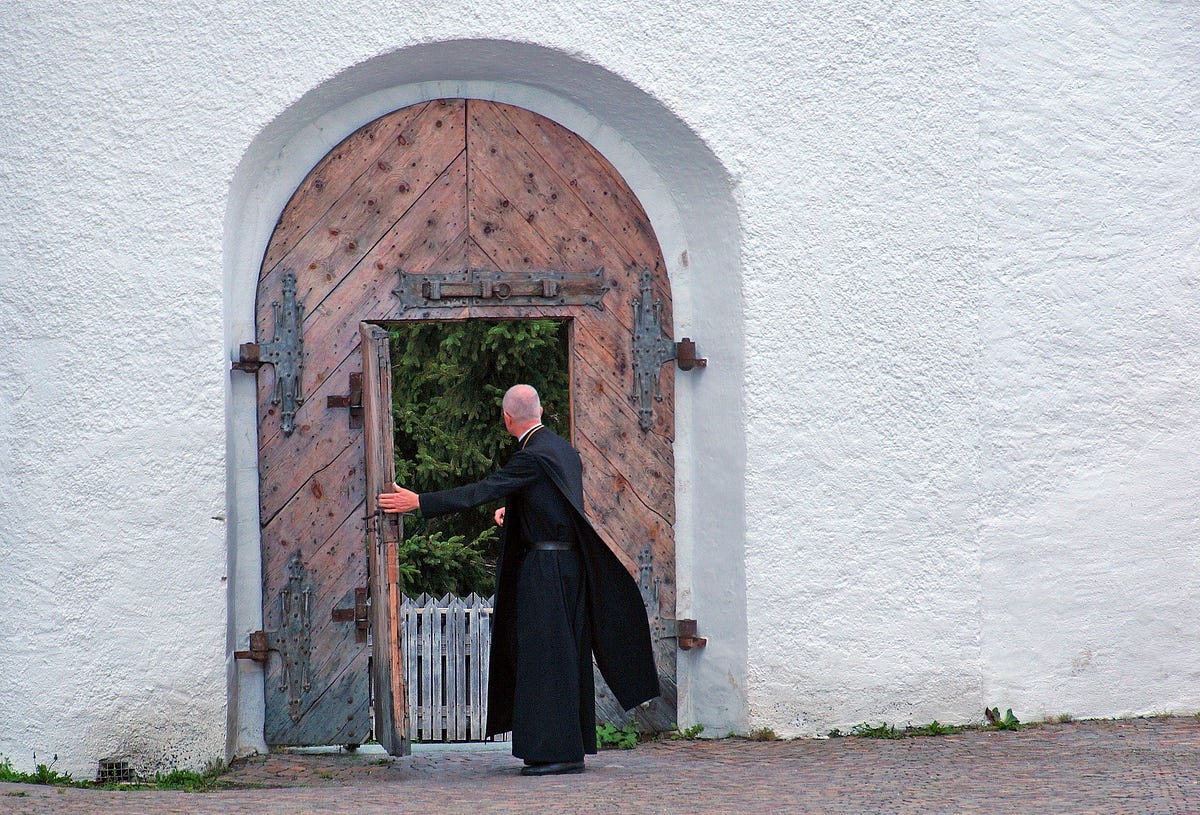 Significado De Escuchar Que Tocan La Puerta ¡Alguien está tocando la puerta! - mi.santidad.blog - Medium