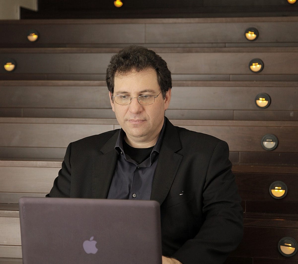 Kevin Mitnick. Today I can tell you about Kevin…  by Hackers League