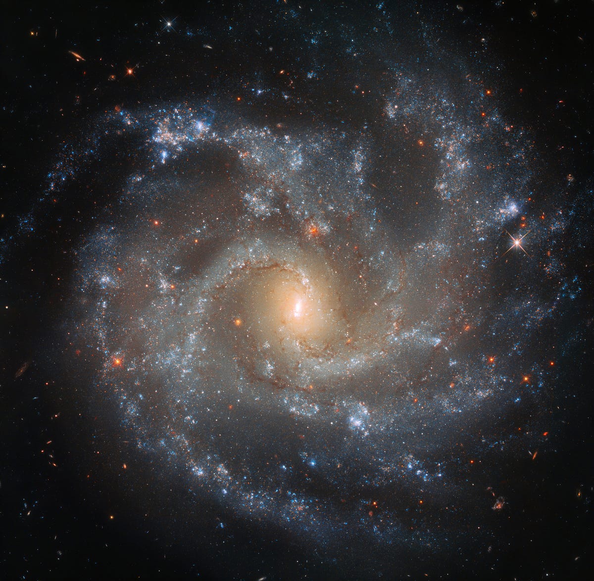 La Bellezza Di NGC 5468 Lo Sappiamo Di Galassie Pieno Il By la-bellezza-di-ngc-5468-lo-sappiamo-di-galassie-pieno-il-by