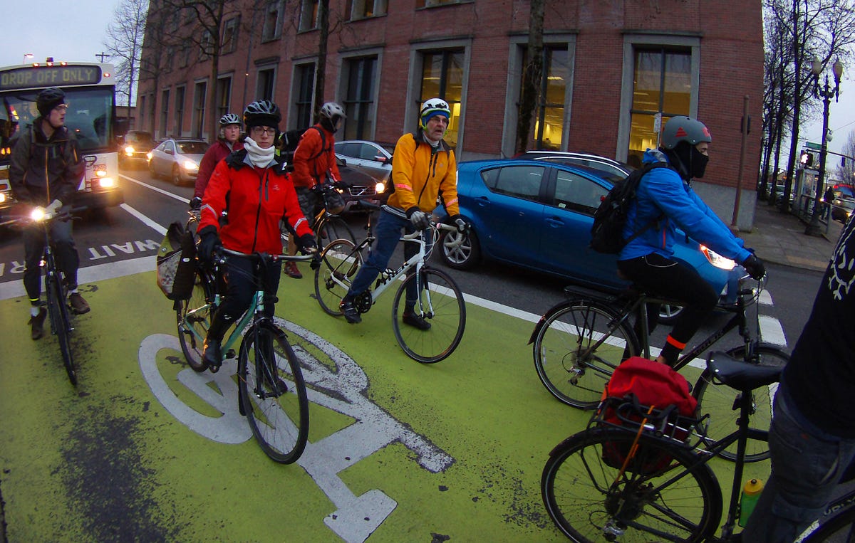Cycling in the winter rain — tips from a year-round bike commuter in  Portland, Oregon | by Aixe Djelal | Medium
