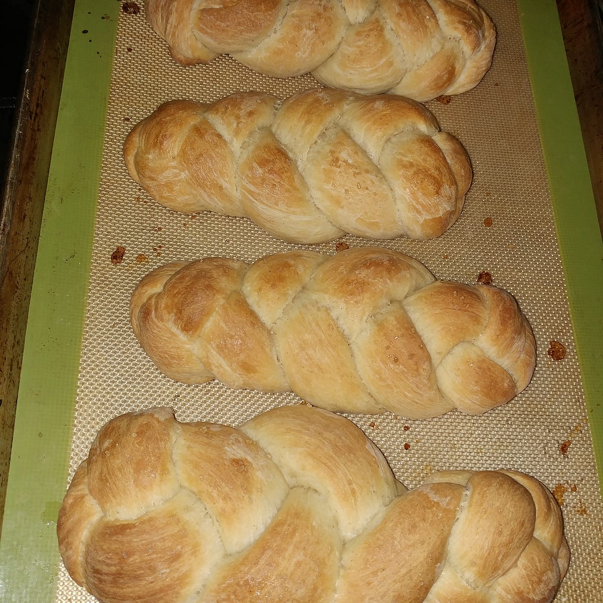 How To Make Mini Challah Breads. Baking with Gabriella — Cinnamon twist ...