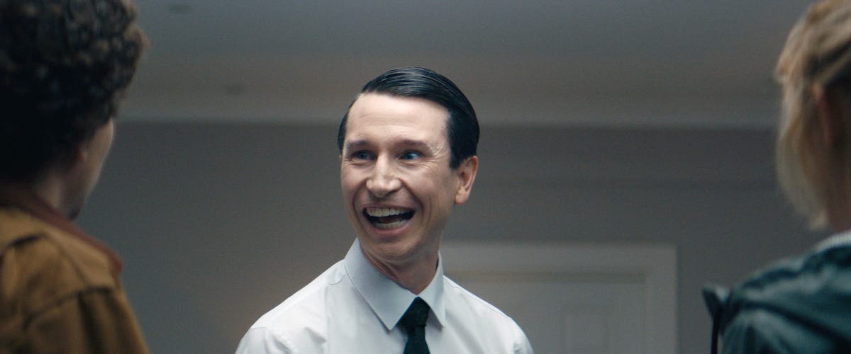 Why The Fuck Should I Watch: Vivarium (2019)? Movie Review | Medium Why The Fuck Should I Watch: Vivarium (2019)? Movie Review | Medium