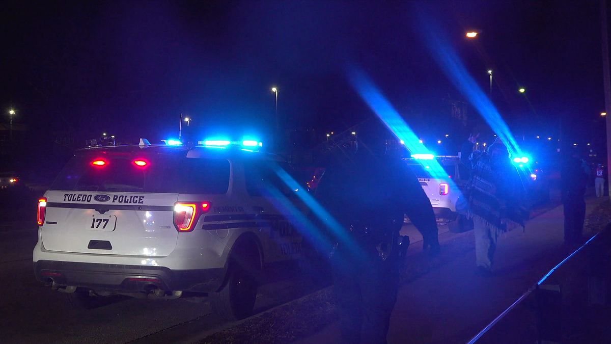 Toledo mourns the loss of Officer Brandon Stalker through candlelight