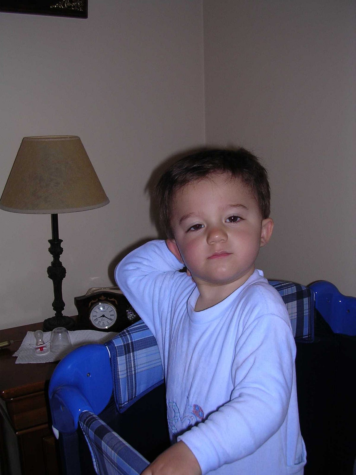 La gente dice. La gente dice que tengo cara de estar… by Alejandro