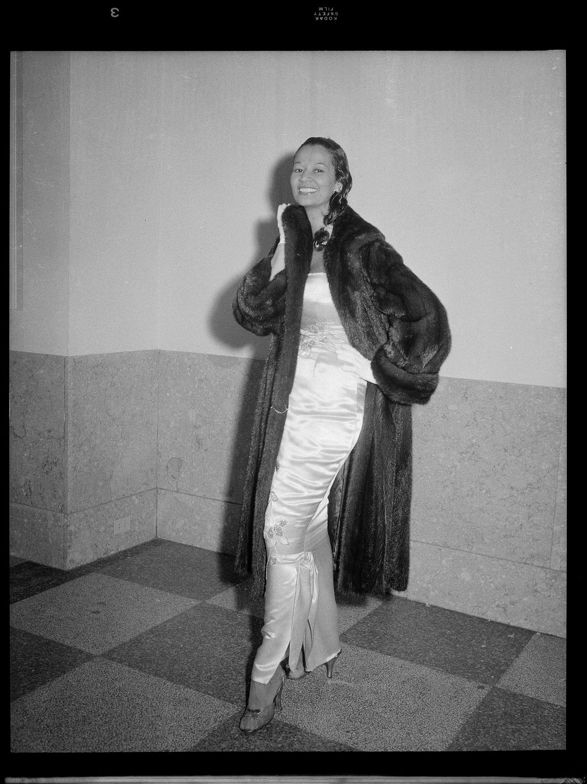 a woman you should know sara lou harris carter by a woman you should know sara lou harris carter by