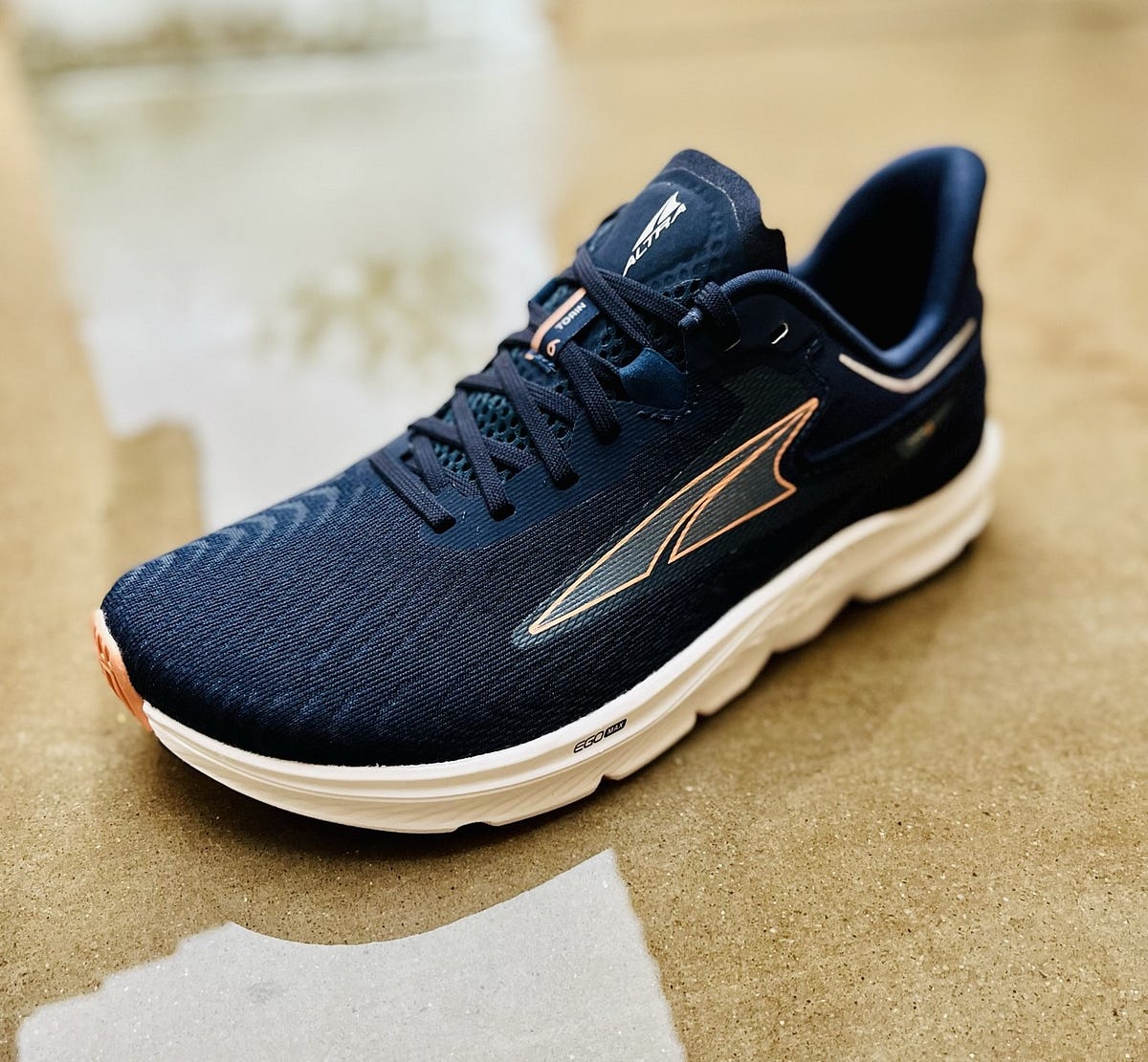 Sunday Shoe Review: Altra Torin 6 | by Jeff Barton | Runner's Life | Medium