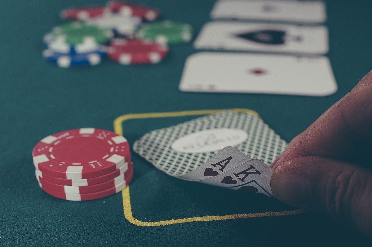 How to get really good at online poker games