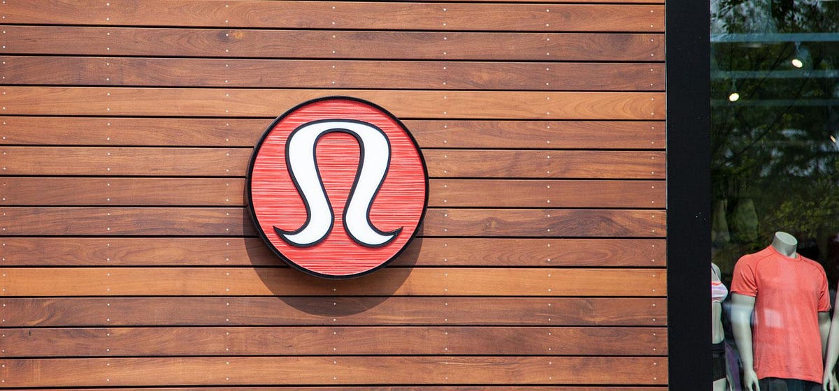 lululemon fans wait 4+ hours for Dallas warehouse sale