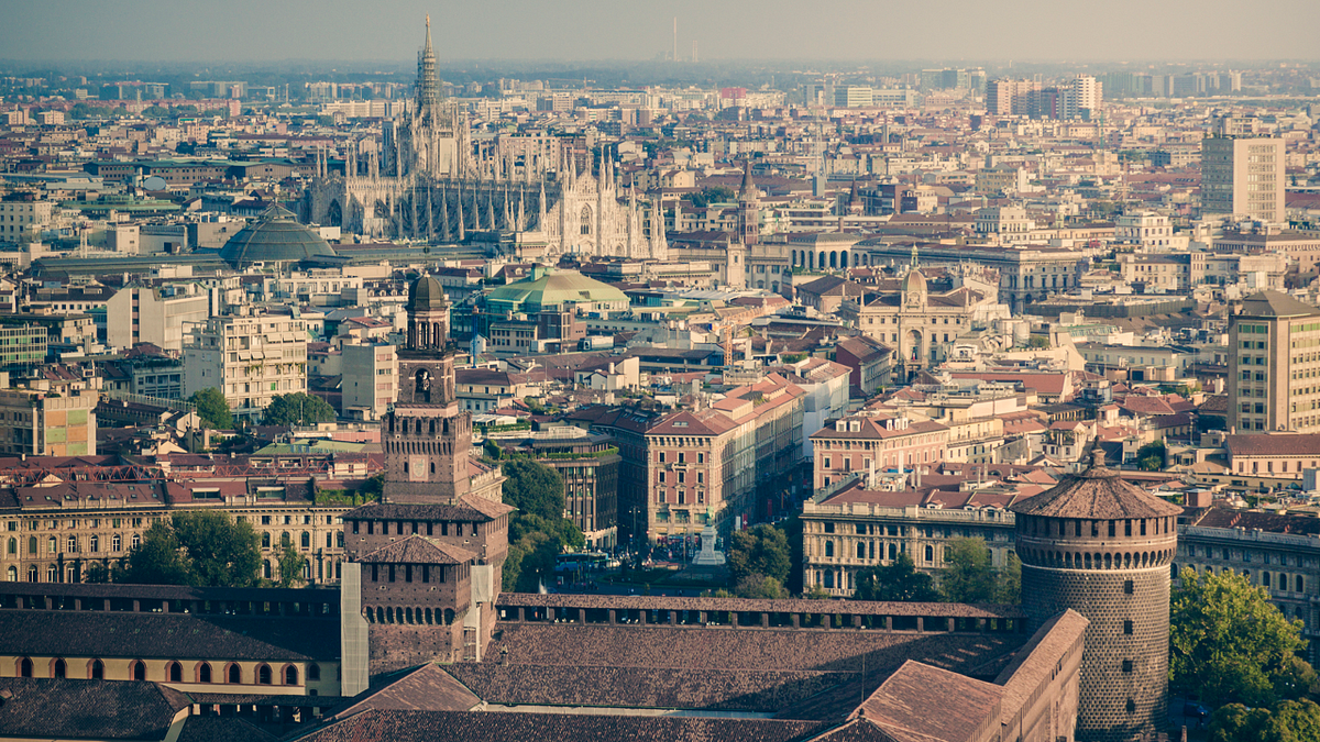 Great Runs In Milan Milano Is The Capital Of The Lombardy By Karin Emanuelson Great Runs Medium