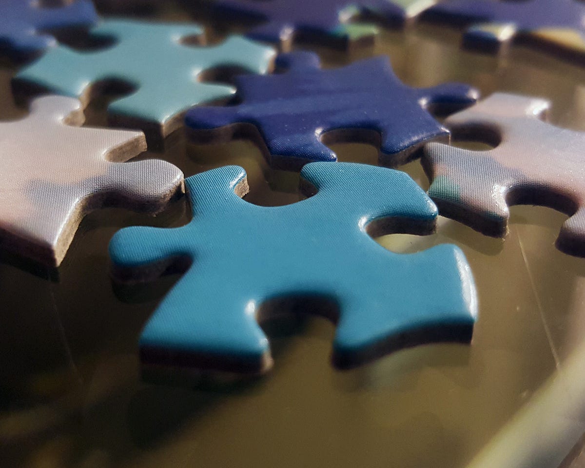 Lesson from a Jigsaw Puzzle. Life in pieces by Shaun Holloway