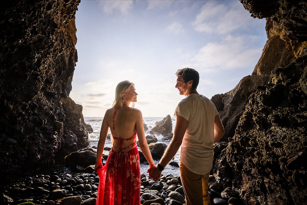 2 Natural Light Portrait Setups for Couples at the Beach | by SLR
