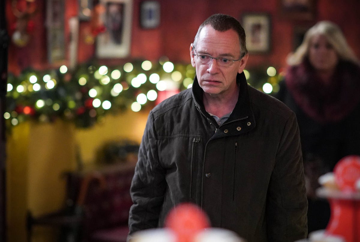 ‘EastEnders’ 26/12 “Boxing Day”. Who wants Ian Beale dead? by Shain