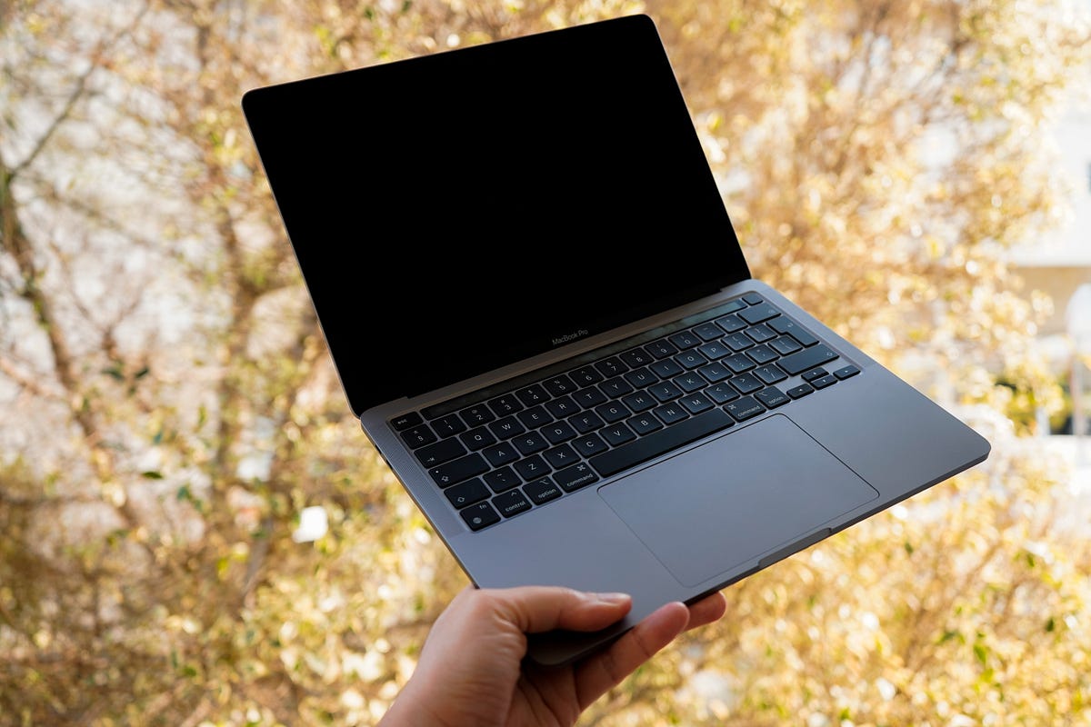 My MacBook Pro M1 after 2 weeks. The bad stuff and whether you should