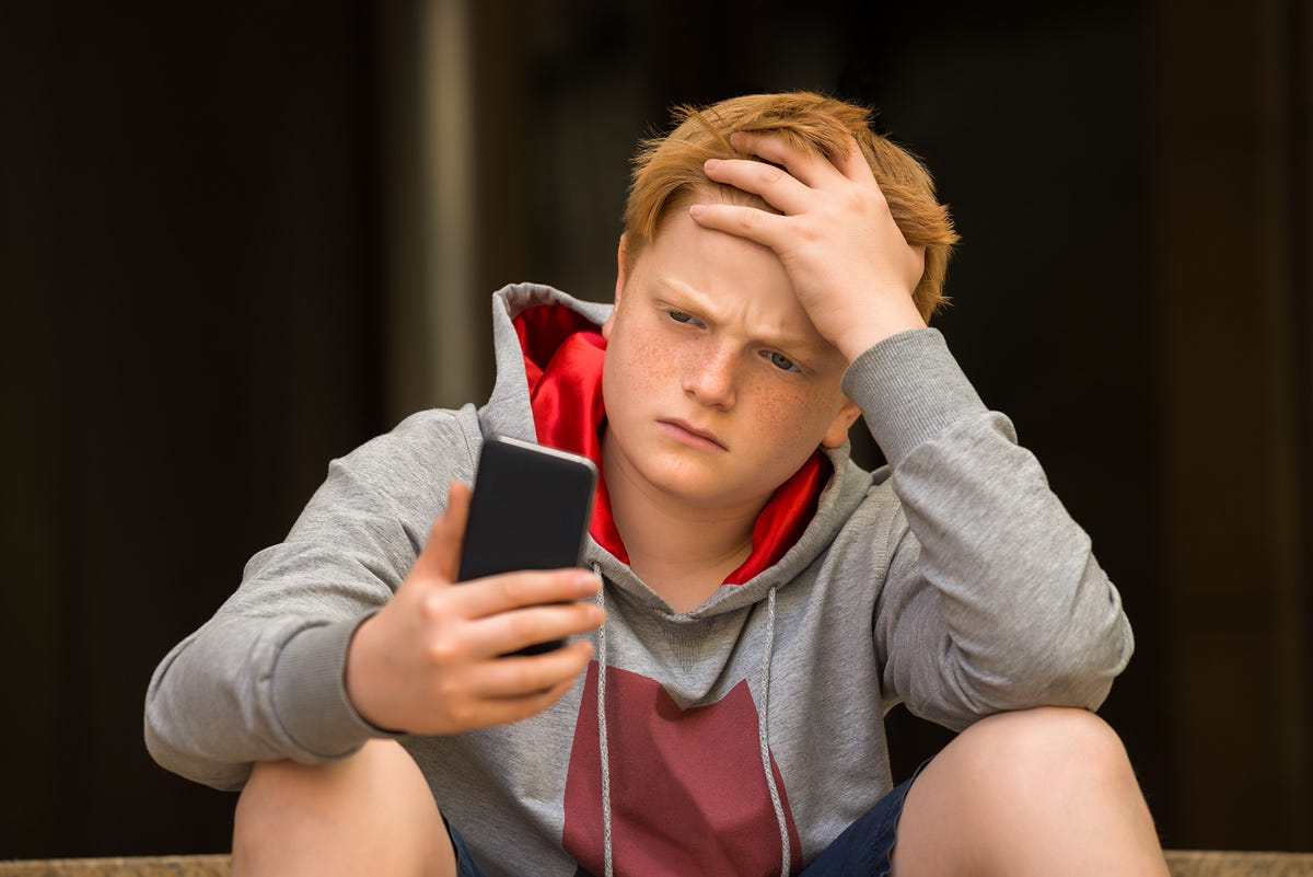 The 9 Warning Signs Of Screen Time Addiction And What You Can Do About