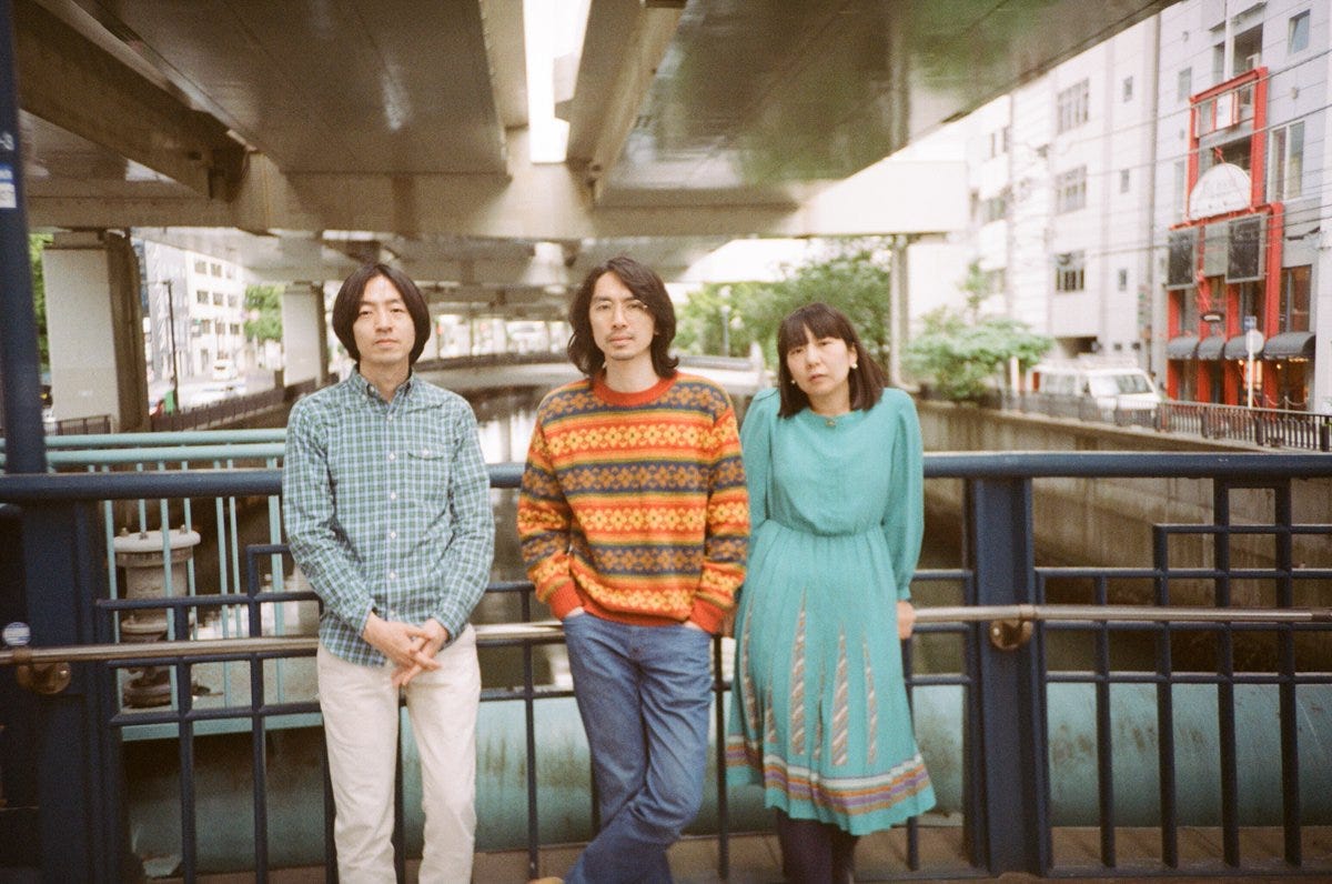 耳機新浪｜Lamp Japanese Band. 微光是最溫暖的戀人絮語 by Louise Huang 推理人妻露意思 Medium