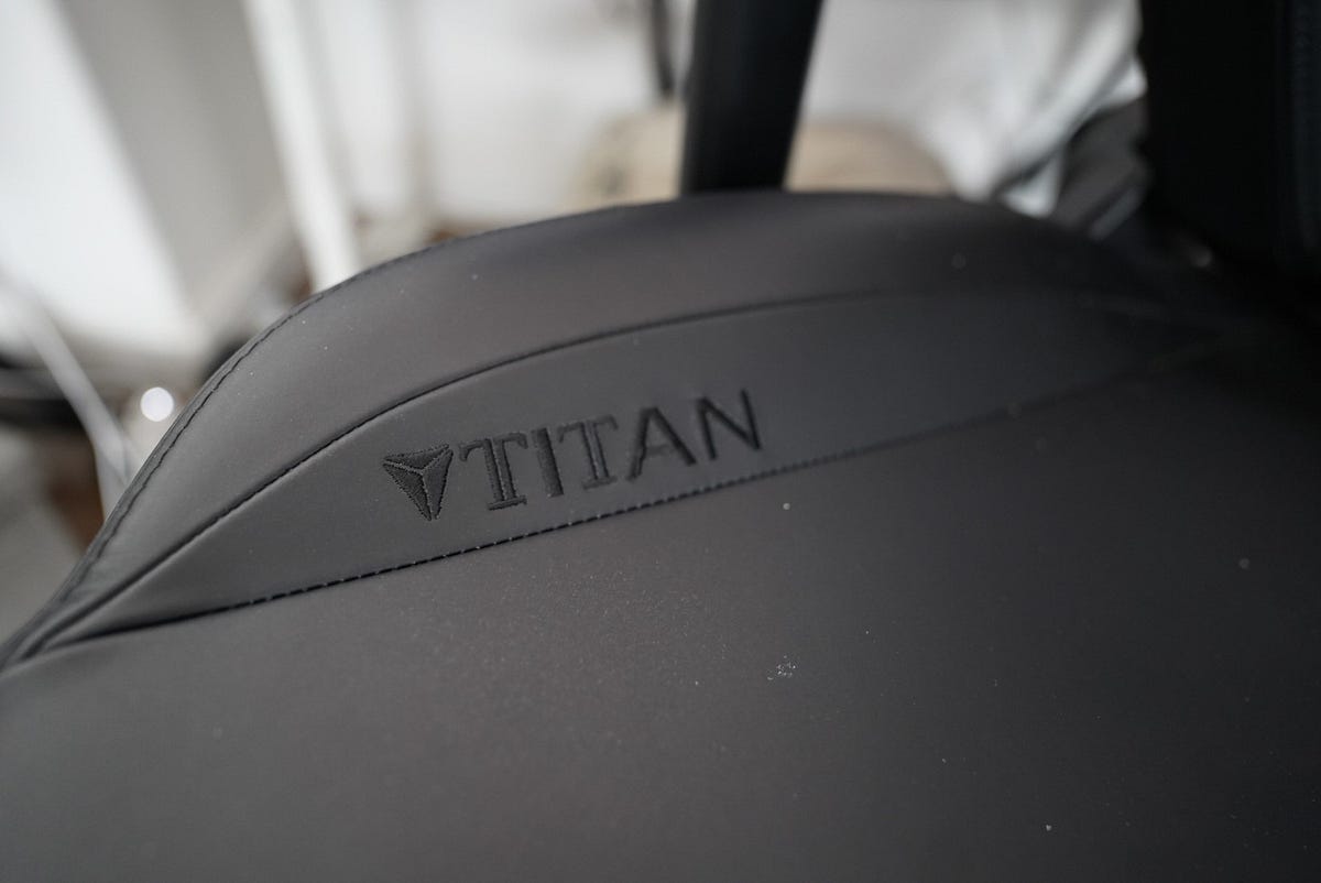 secretlab titan napa leather review