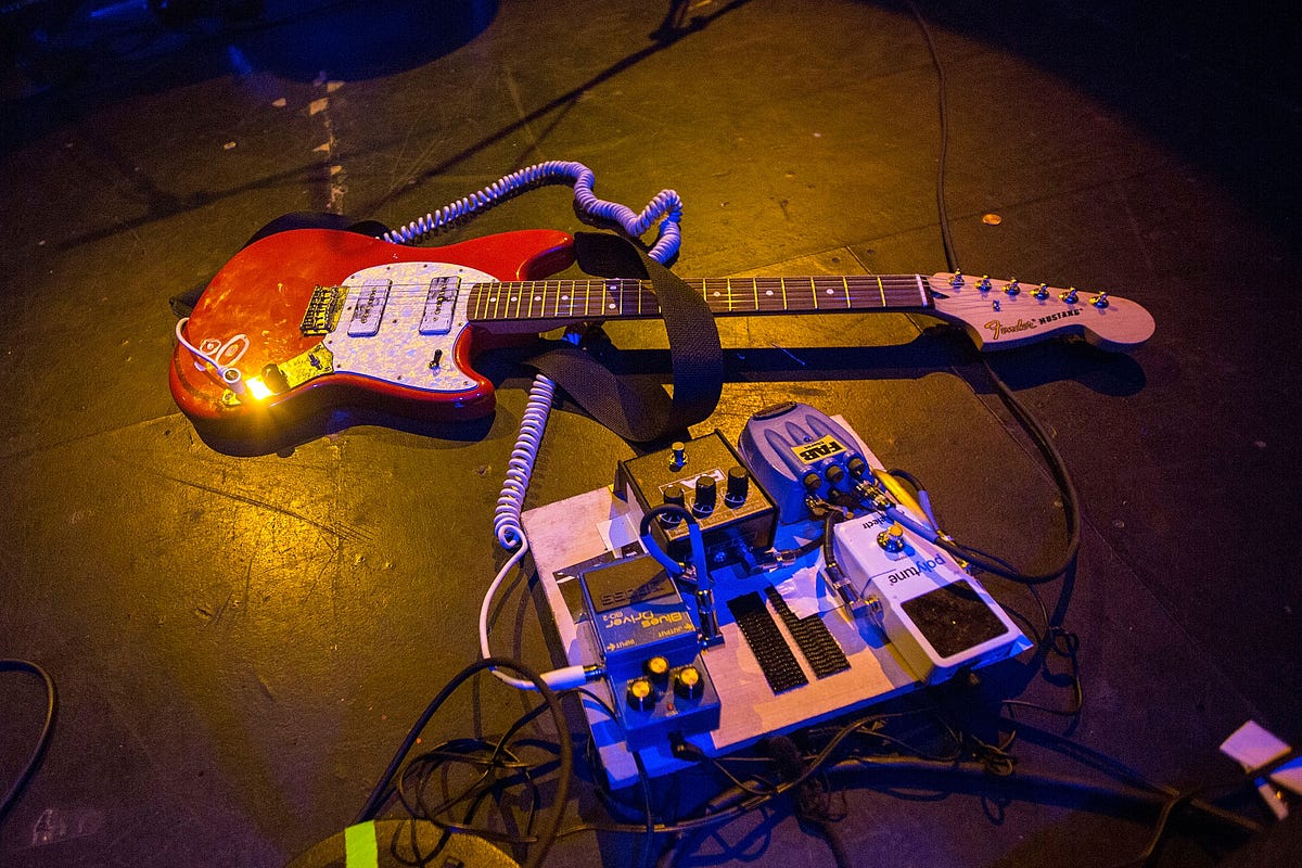 Electric Guitar Effects Pedals — Using Guitar Effects Pedals With