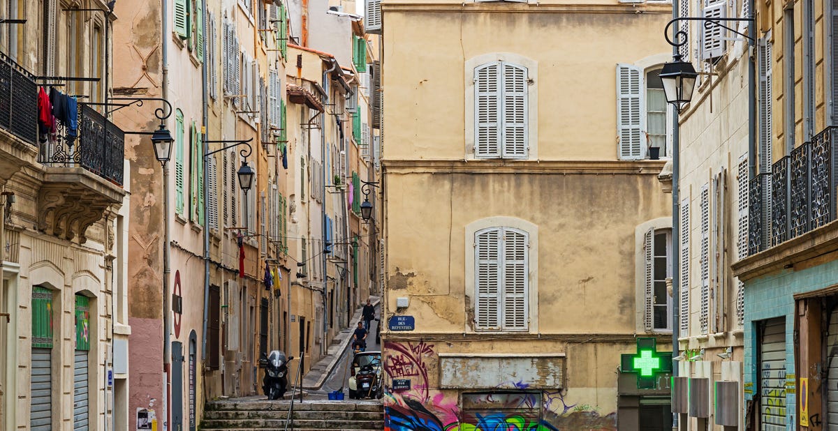 Portrait de quartier marseillais : les bobos, derniers migrants du Panier |  by Sébastie Mastrandréas | Medium