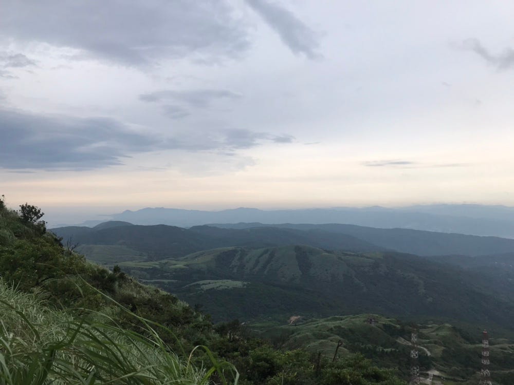爬山 陽明山冷水坑 七星山東峰 主峰 交通 淡水線捷運劍潭站轉乘小15公車至冷水坑 By Hanne 函式營養 Medium