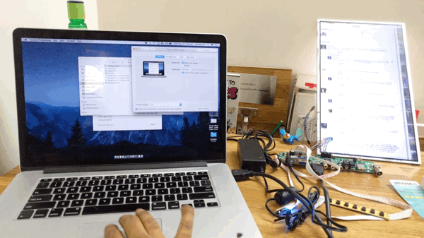 Turn your old useless laptop screen 
