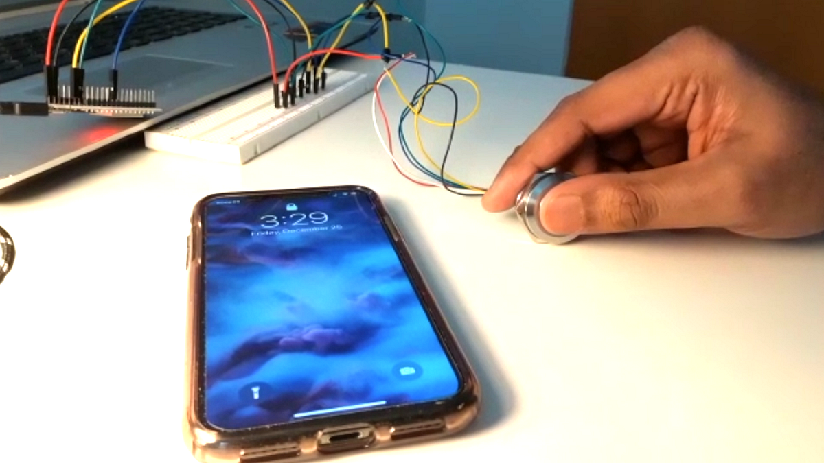 Adding Fingerprint unlock to latest iPhones by Techster's lab Aug