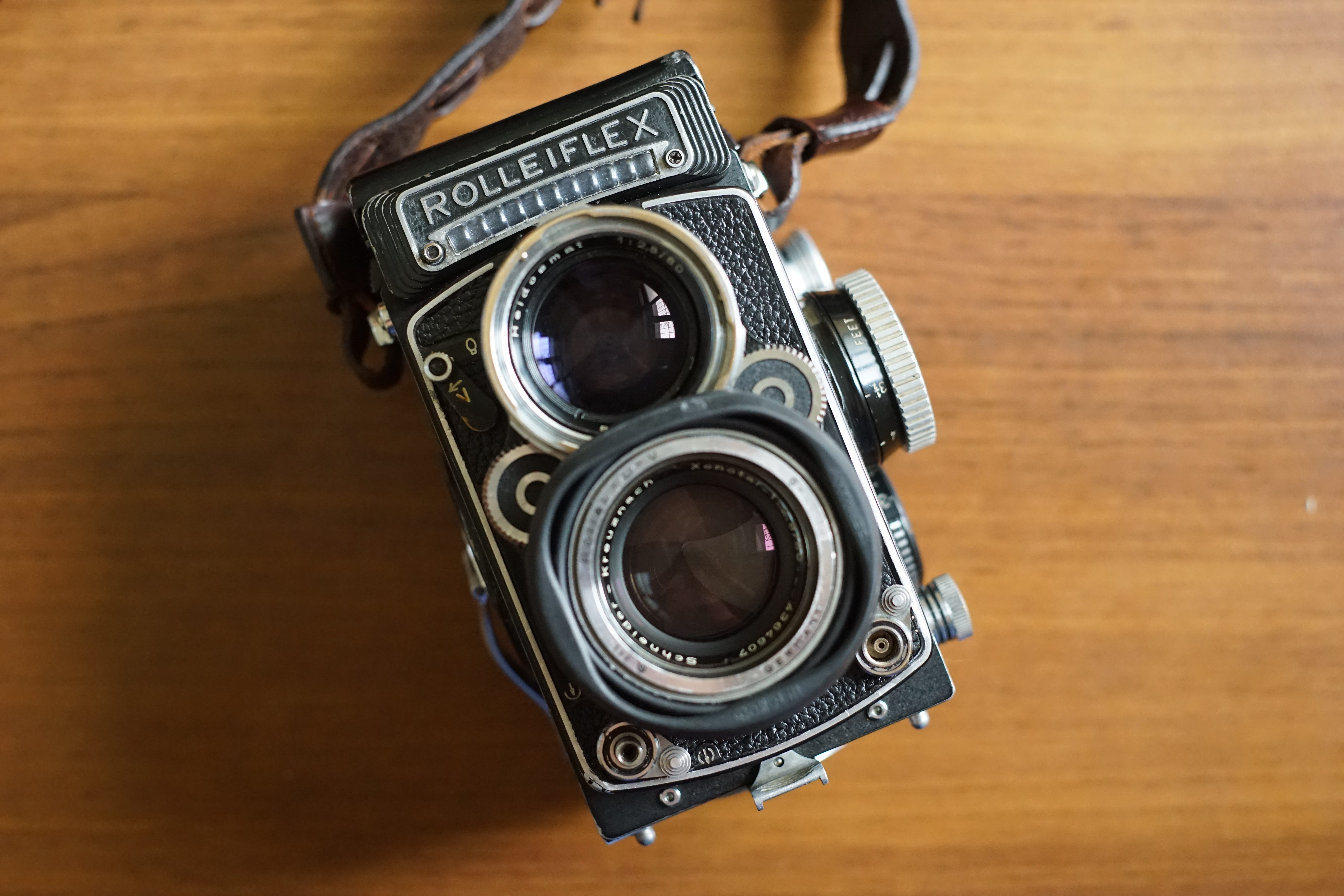 雙眼坑深似海tlr Rolleiflex 2 8f 變成相機的男人 Medium