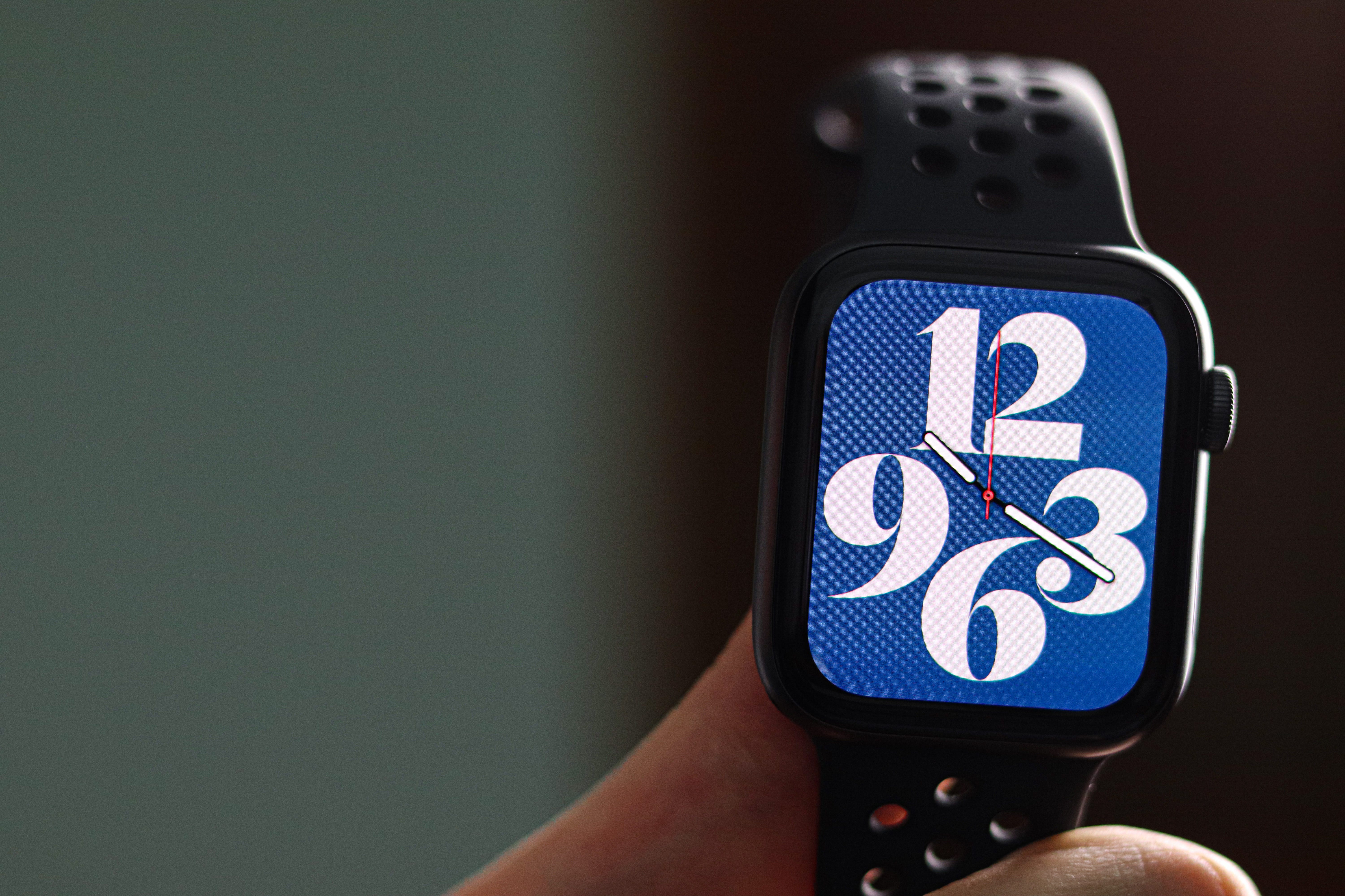 5 Reasons Why You Should Buy An Apple Watch SE | by Melih Gungor | Mac O'Clock  | Oct, 2020 | Medium