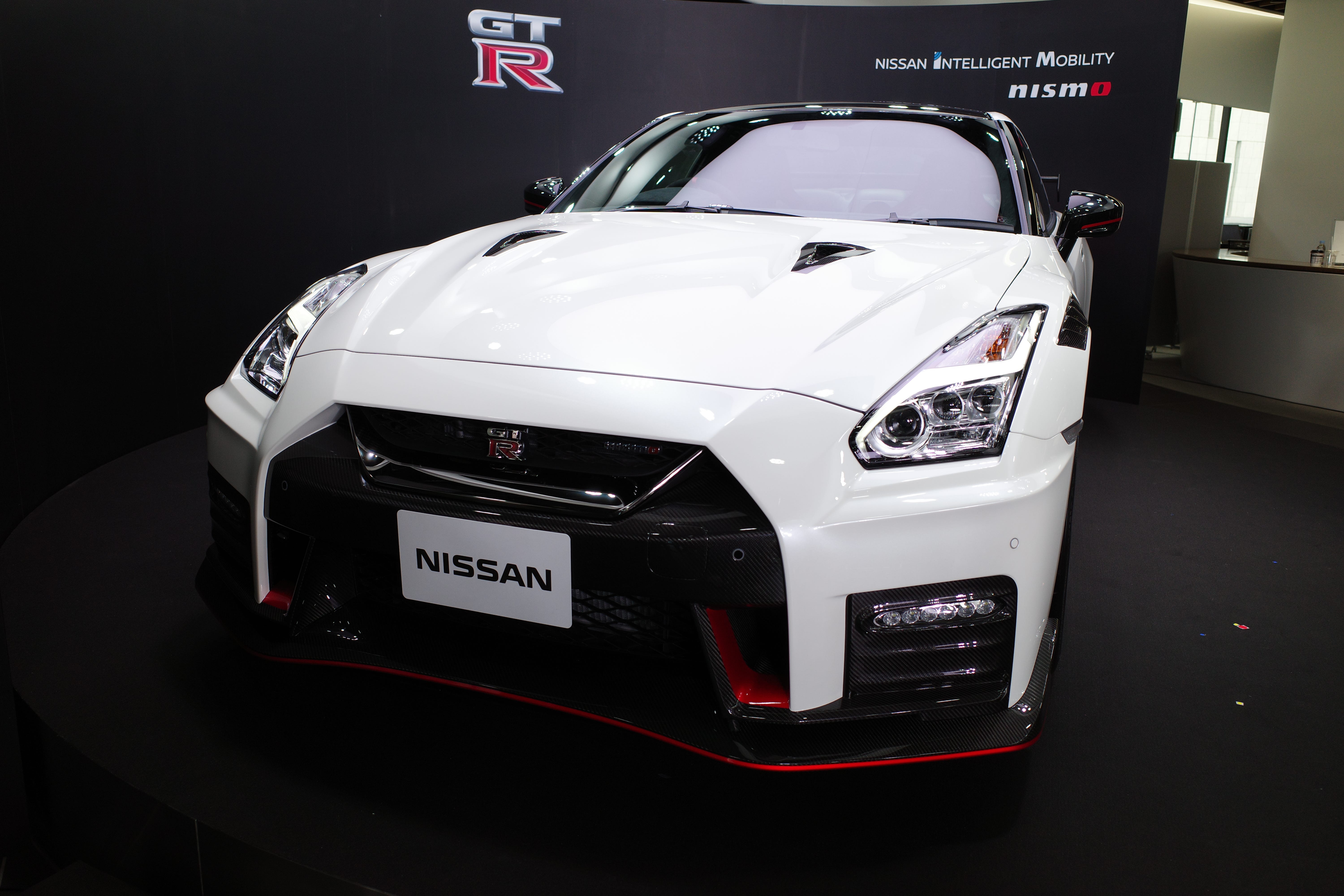2つのスポーツカーから見える過去と未来 Nissan Gt R Nismo Gt R フェアレディz 50周年記念モデル メディア発表会 日産あんばさだー By いしたにまさき シン みたいもん