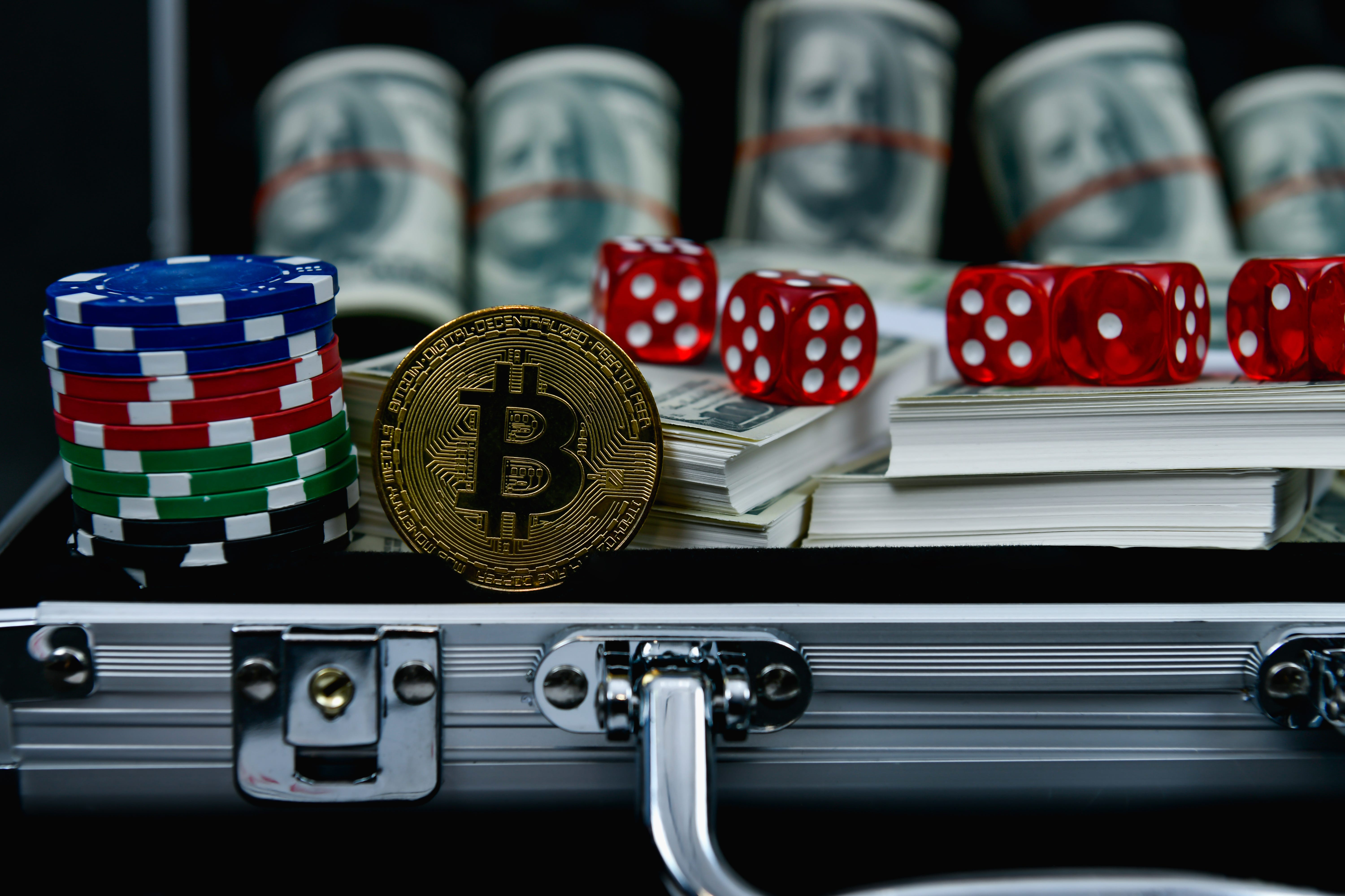 HOW BITCOIN IS REVOLUTIONIZING ONLINE GAMBLING & SPORTS BETTING | by Bitcoin  Casinos & Sports Betting | Bitcoin Casinos & Sports Betting | Medium