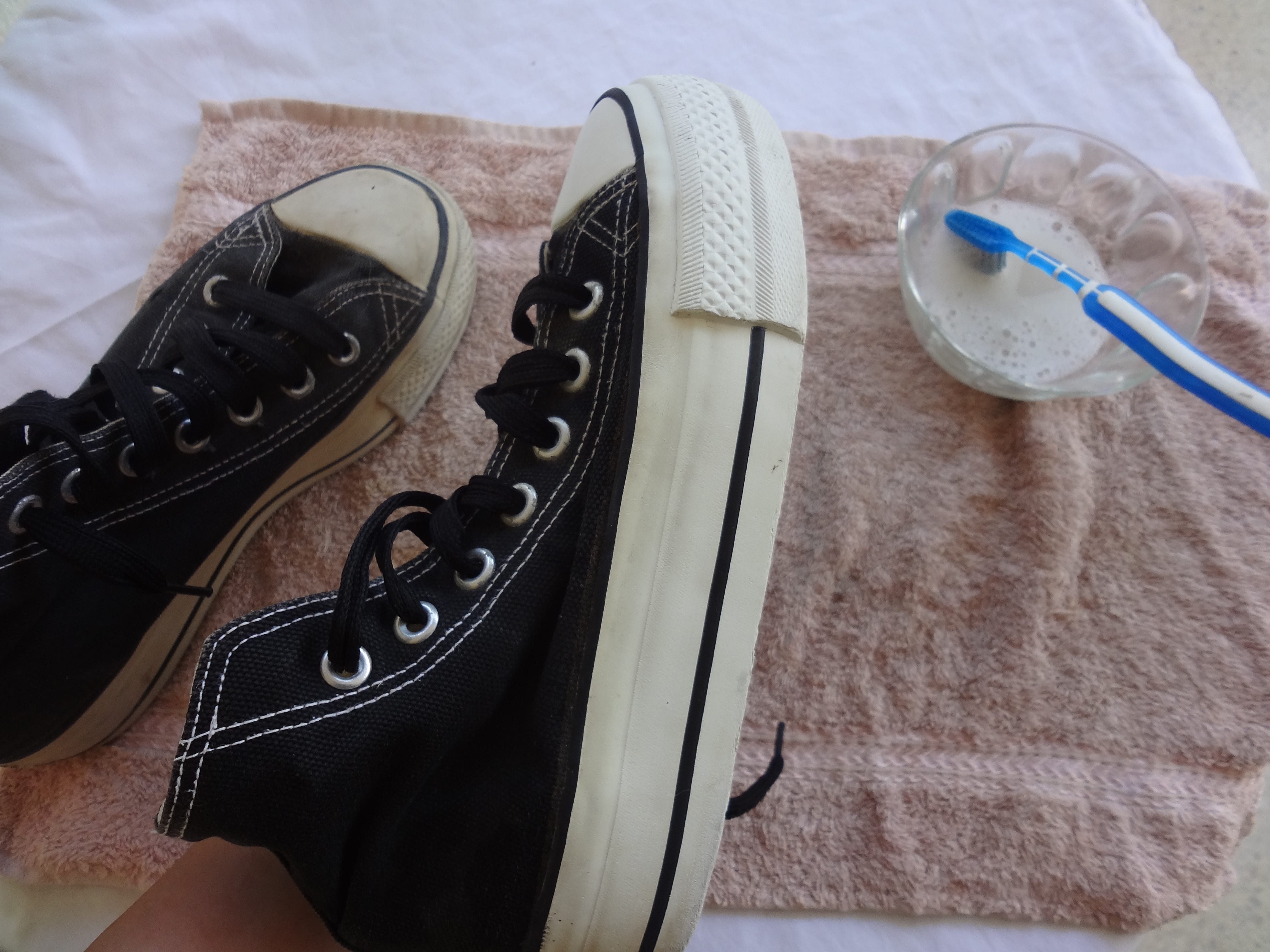 cdg converse yellow