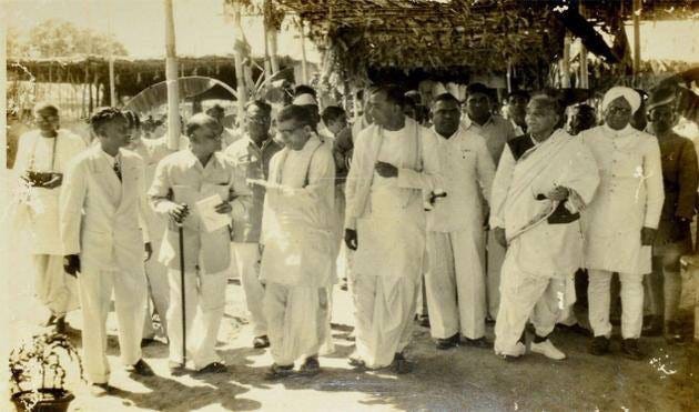 Tanguturi Prakasam Panthulu – Andhra Kesari | by Spandana Harish | Medium