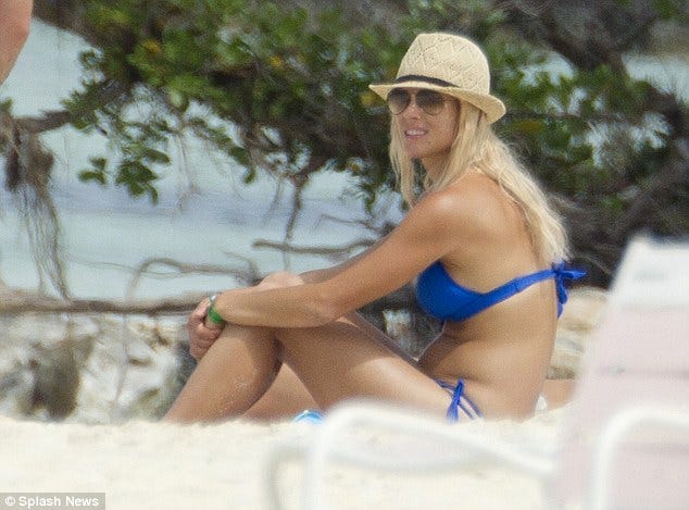 Elin Nordegren In A Bikini Probably Makes Tiger Woods Feel Bad About His De...