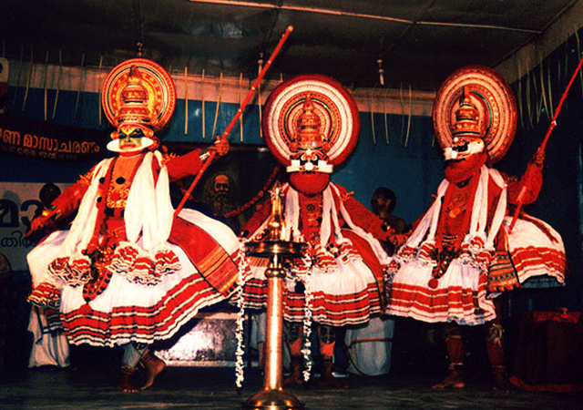 6 places to watch the classical dance form kathakali in kerala by paradise holidays medium classical dance form kathakali