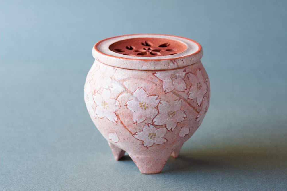 The Art of Japanese Ceramics. Ceramic artists shape their emotions