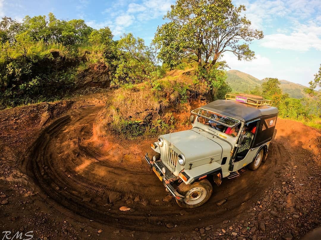 kodachadri trek jeep