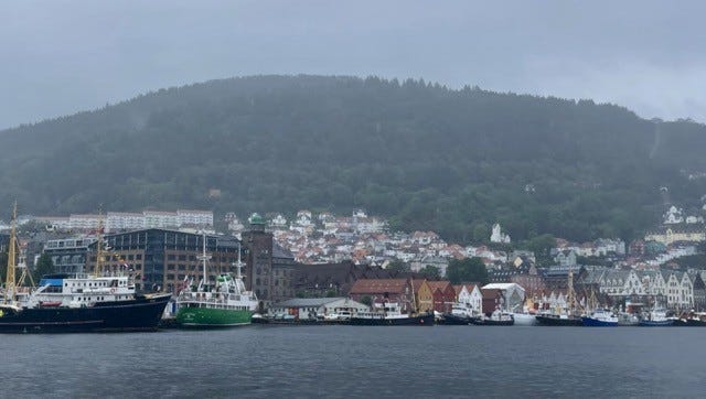 陰雨天的卑爾根海港