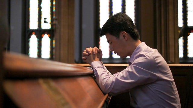 a-Christian-is-praying