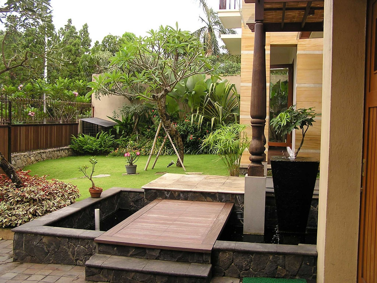 8 Desain Taman ala Zen Garden Jepang untuk Rumah Minimalis Anda | by